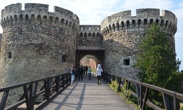 04-11 Ekim Uçaklı Balkan Turu